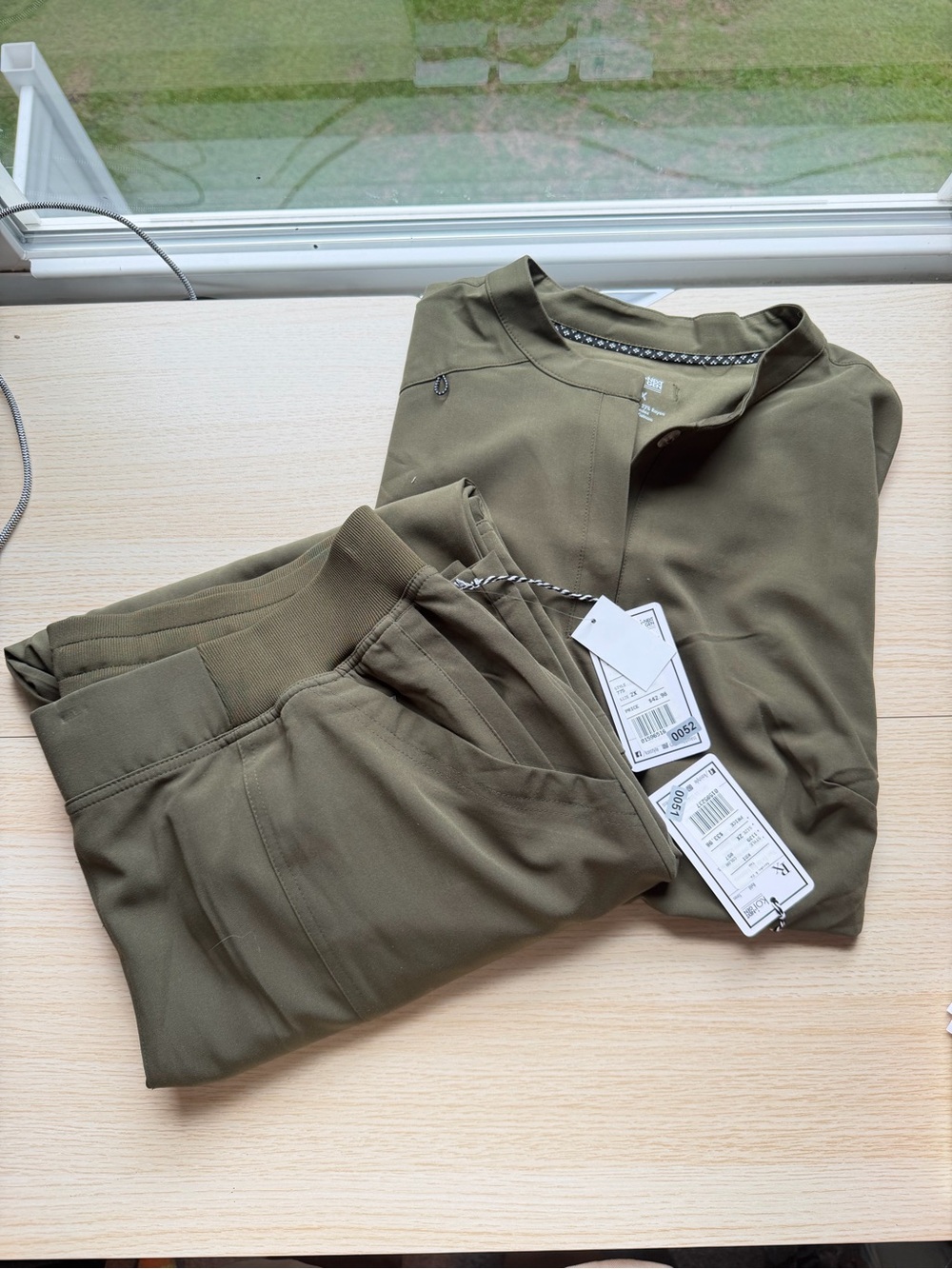 Set - koi Next Gen Superhuman Women's 2-Pocket STRETCH